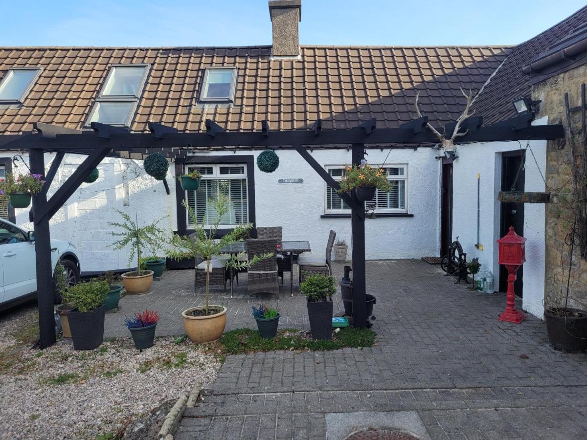 Rooms At Tarrareoch Bathgate Bagian luar foto