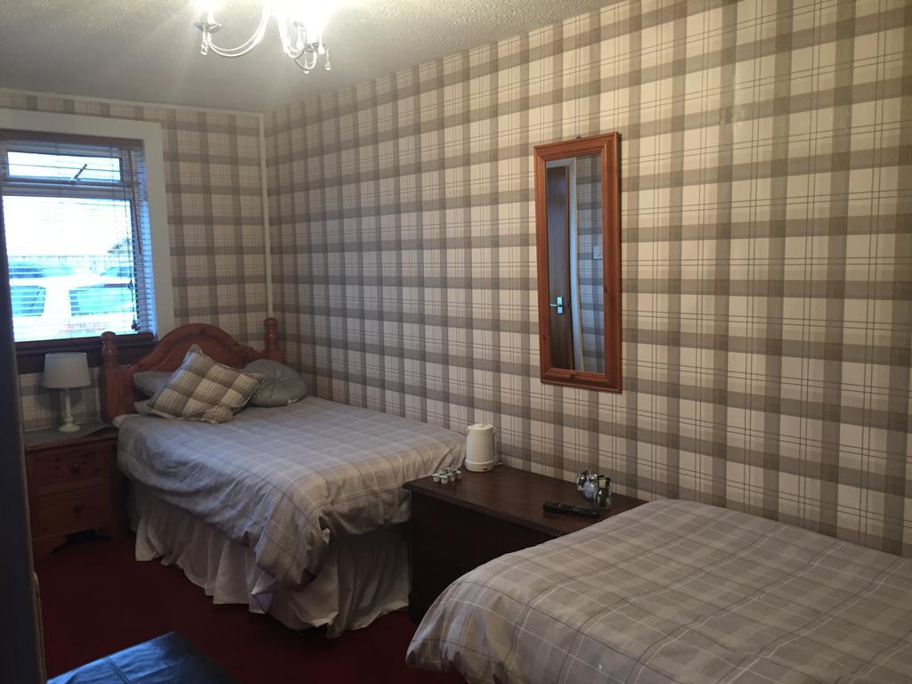 Rooms At Tarrareoch Bathgate Bagian luar foto