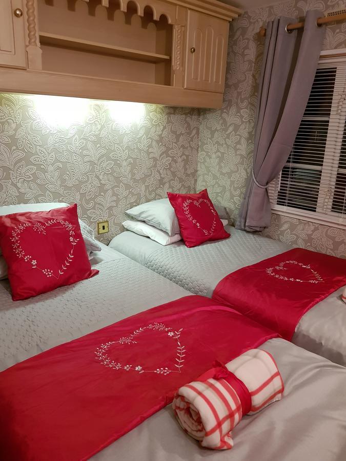Rooms At Tarrareoch Bathgate Bagian luar foto