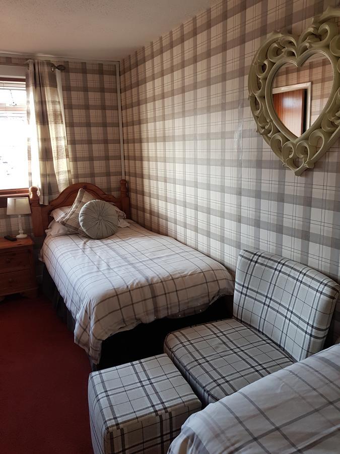 Rooms At Tarrareoch Bathgate Bagian luar foto